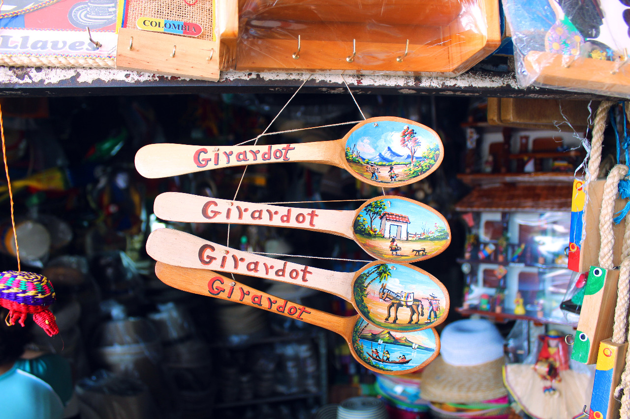 Artesanías y comida típica