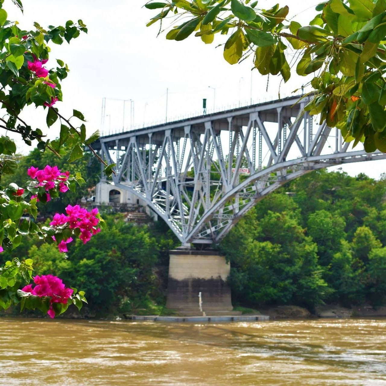 El Puente Ferreo